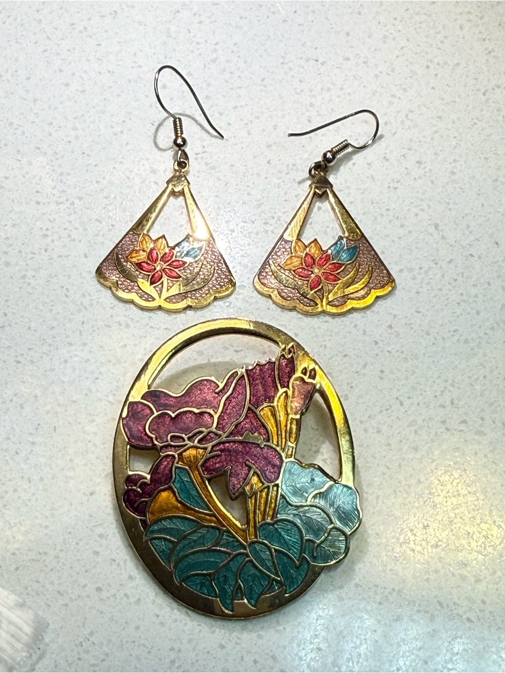 Vintage Beautiful Enamel cloisonné brooch and earrings Set
